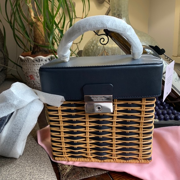 kate spade Handbags - Authentic KATE SPADE Straw/leather intertwined kiss-lock Satchel/Crosby